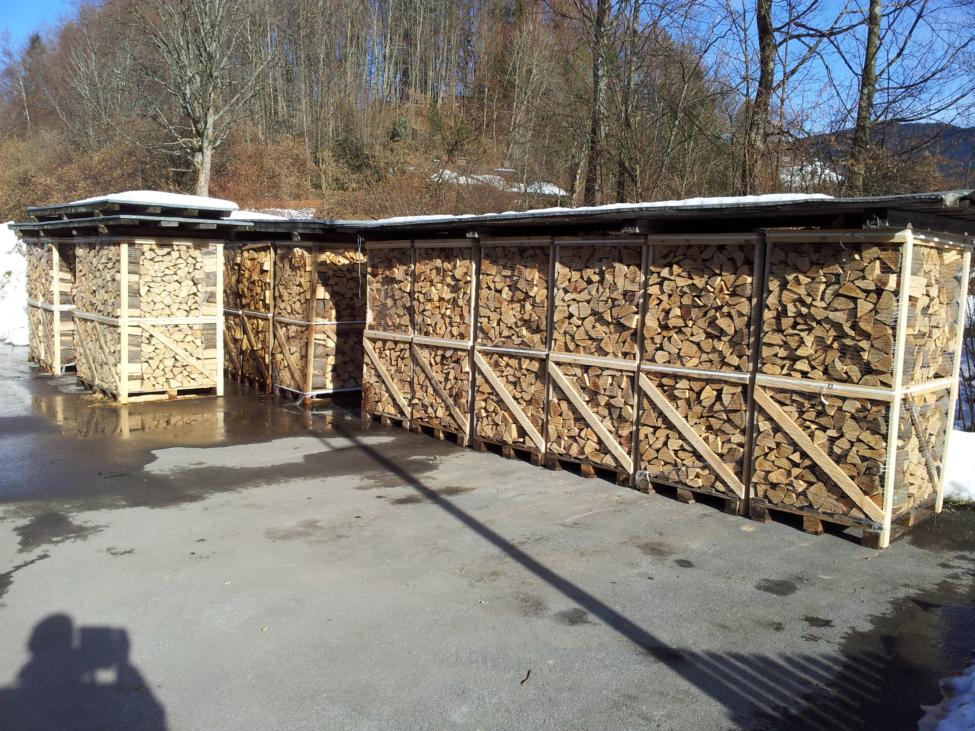 Brennholzlager und Verarbeitung